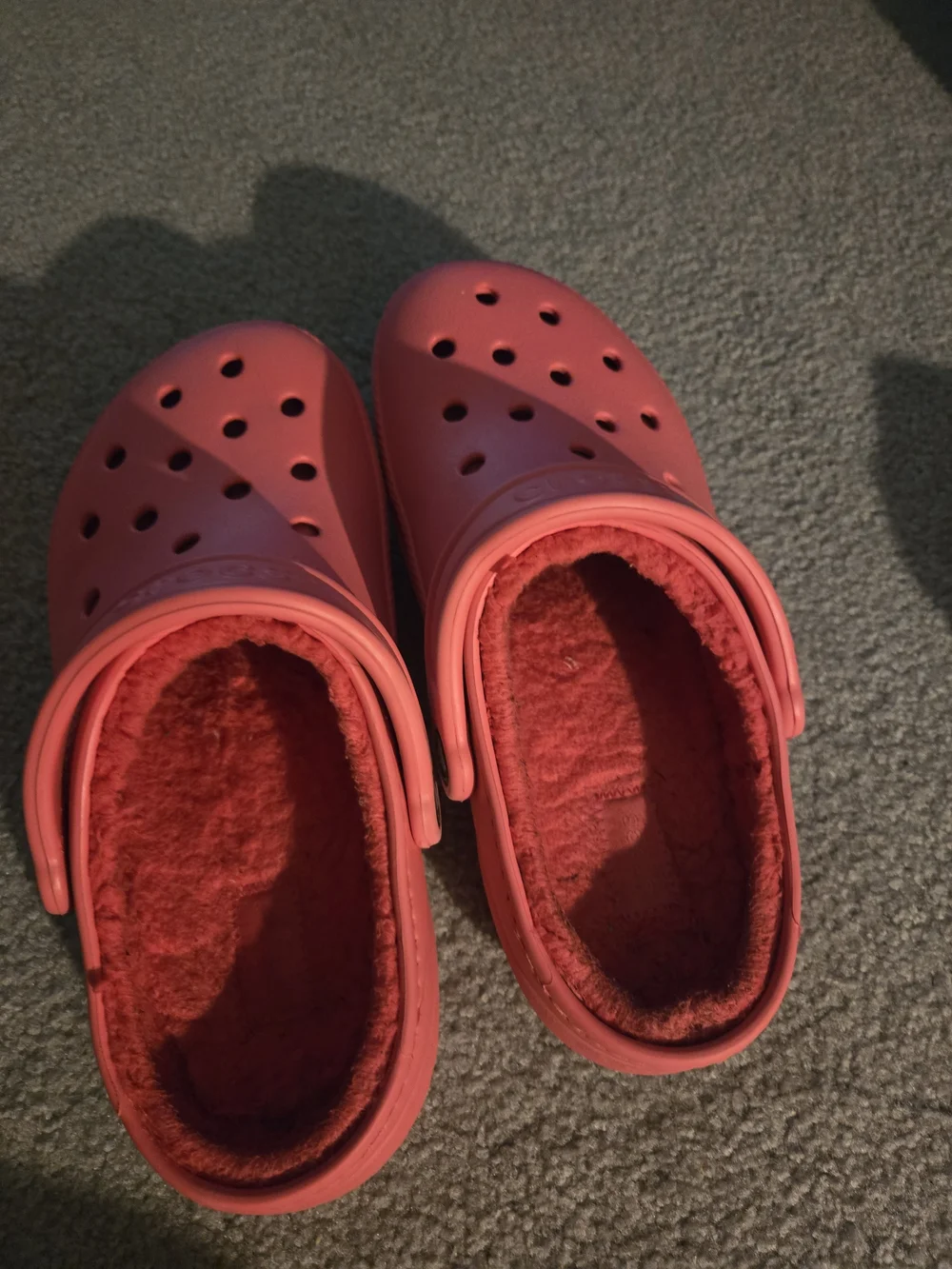 CROCS Women's Size 7  Fleece-Lined Clogs in Coral